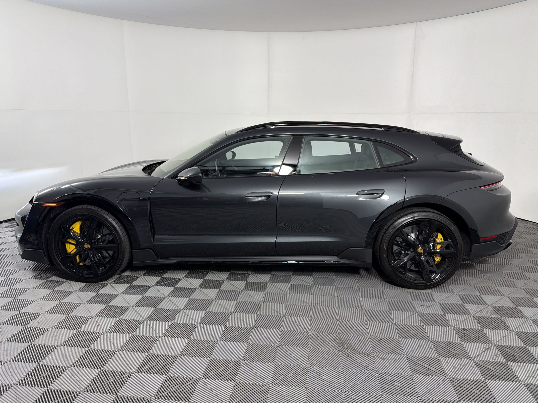 Certified 2023 Porsche Taycan Turbo S AWD/4WD image 2