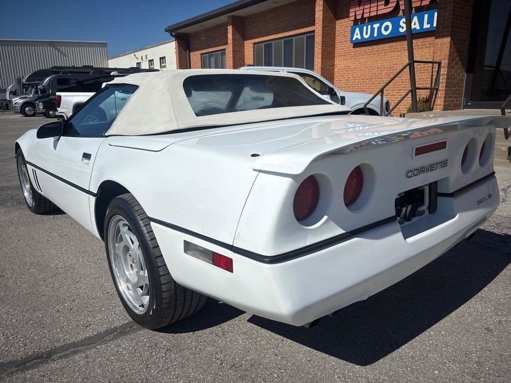 Used 1990 Chevrolet Corvette Convertible RWD image 14
