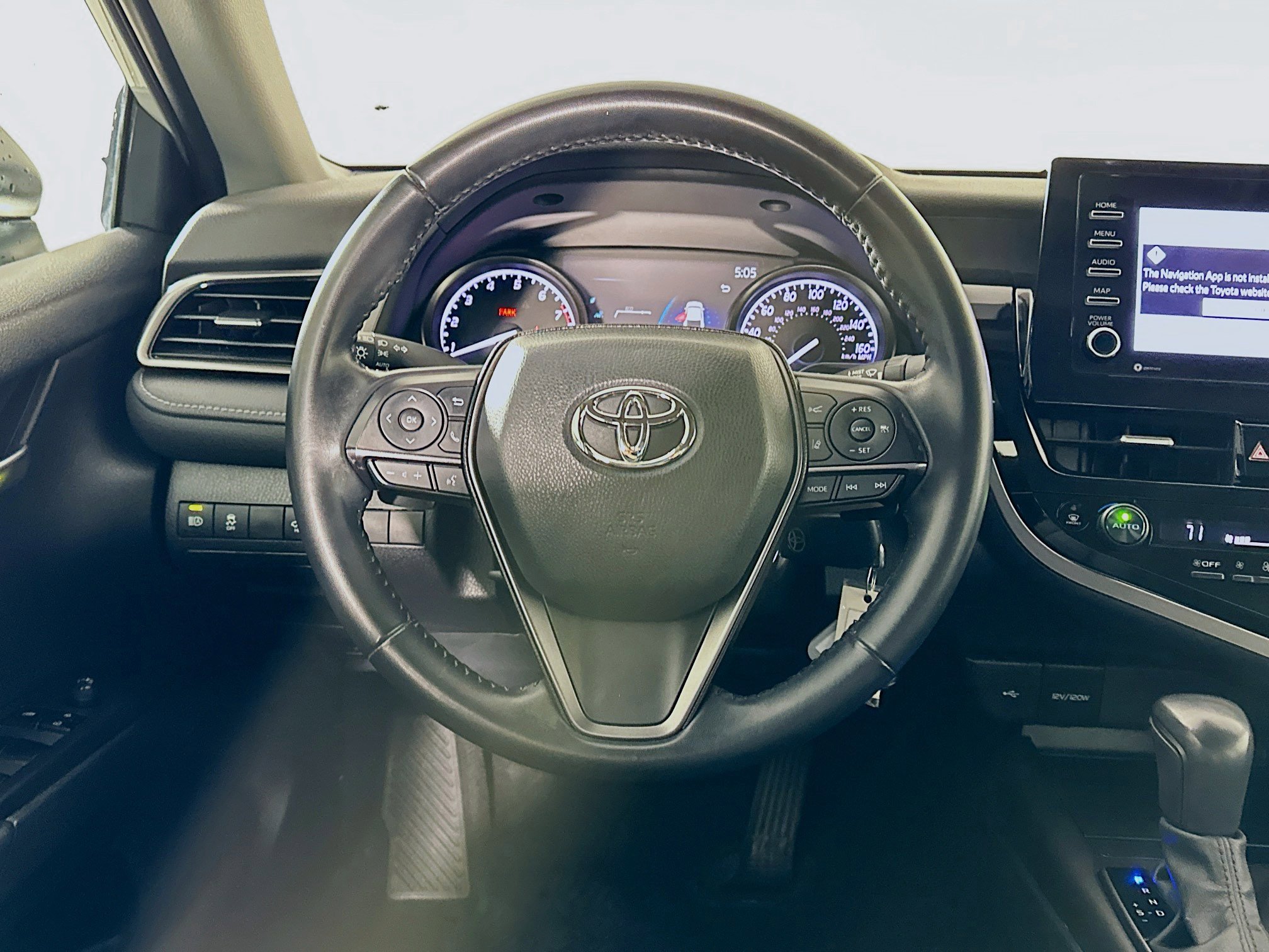 Used 2023 Toyota Camry SE image 17