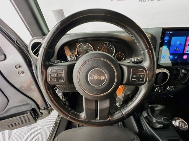 Used 2017 Jeep Wrangler Unlimited Sahara w/ Connectivity Group AWD/4WD image 12