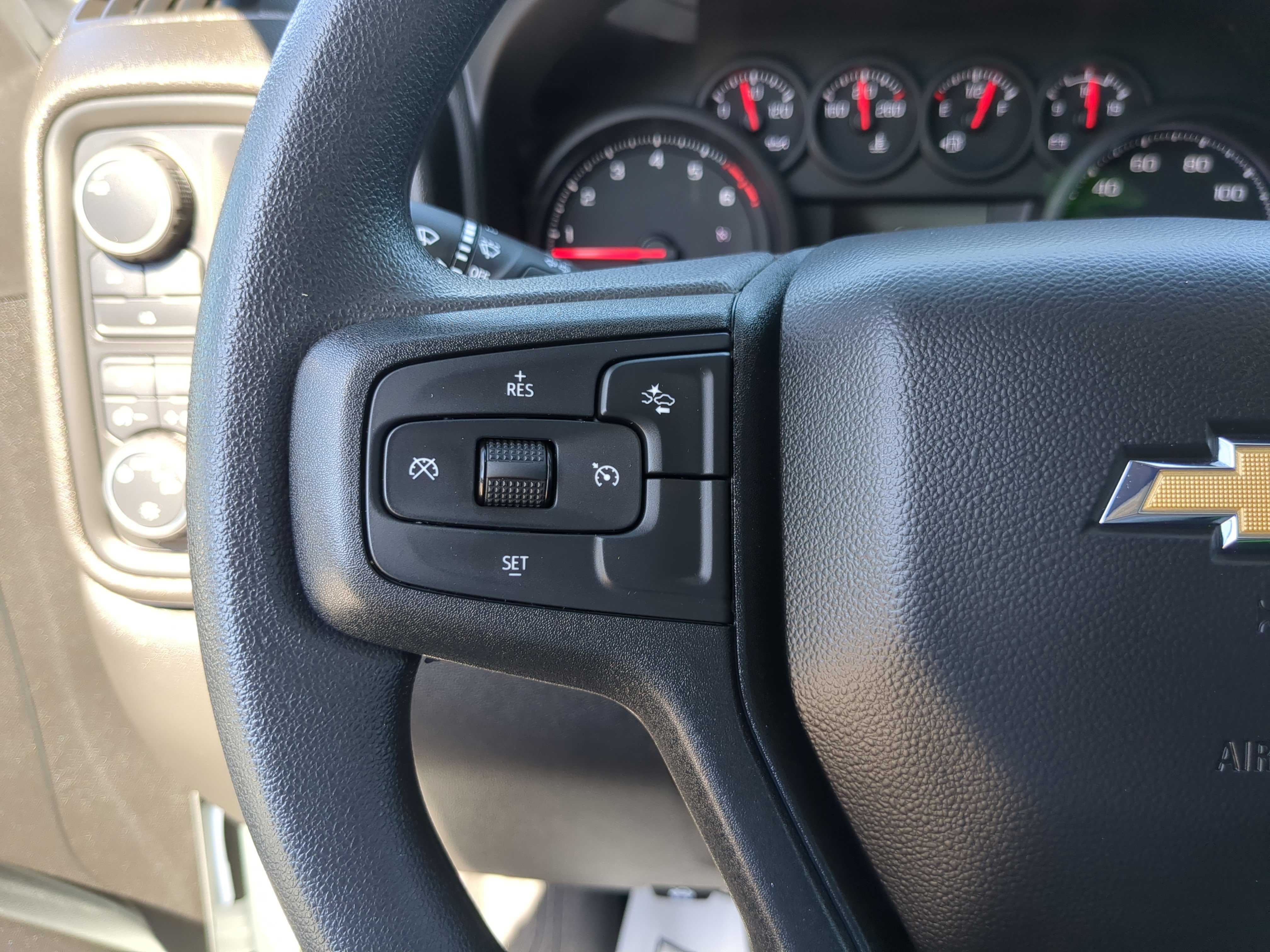 Certified 2025 Chevrolet Silverado 2500 Custom w/ Custom Value Package image 30