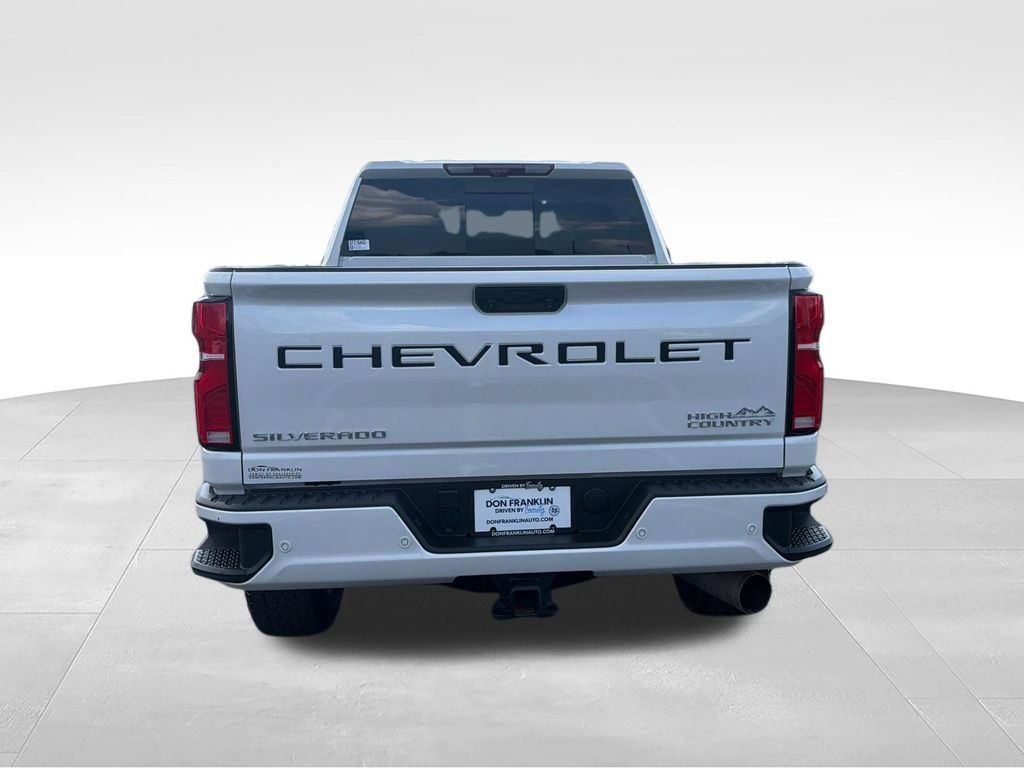 Used 2025 Chevrolet Silverado 2500 High Country w/ High Country Premium Package AWD/4WD image 4