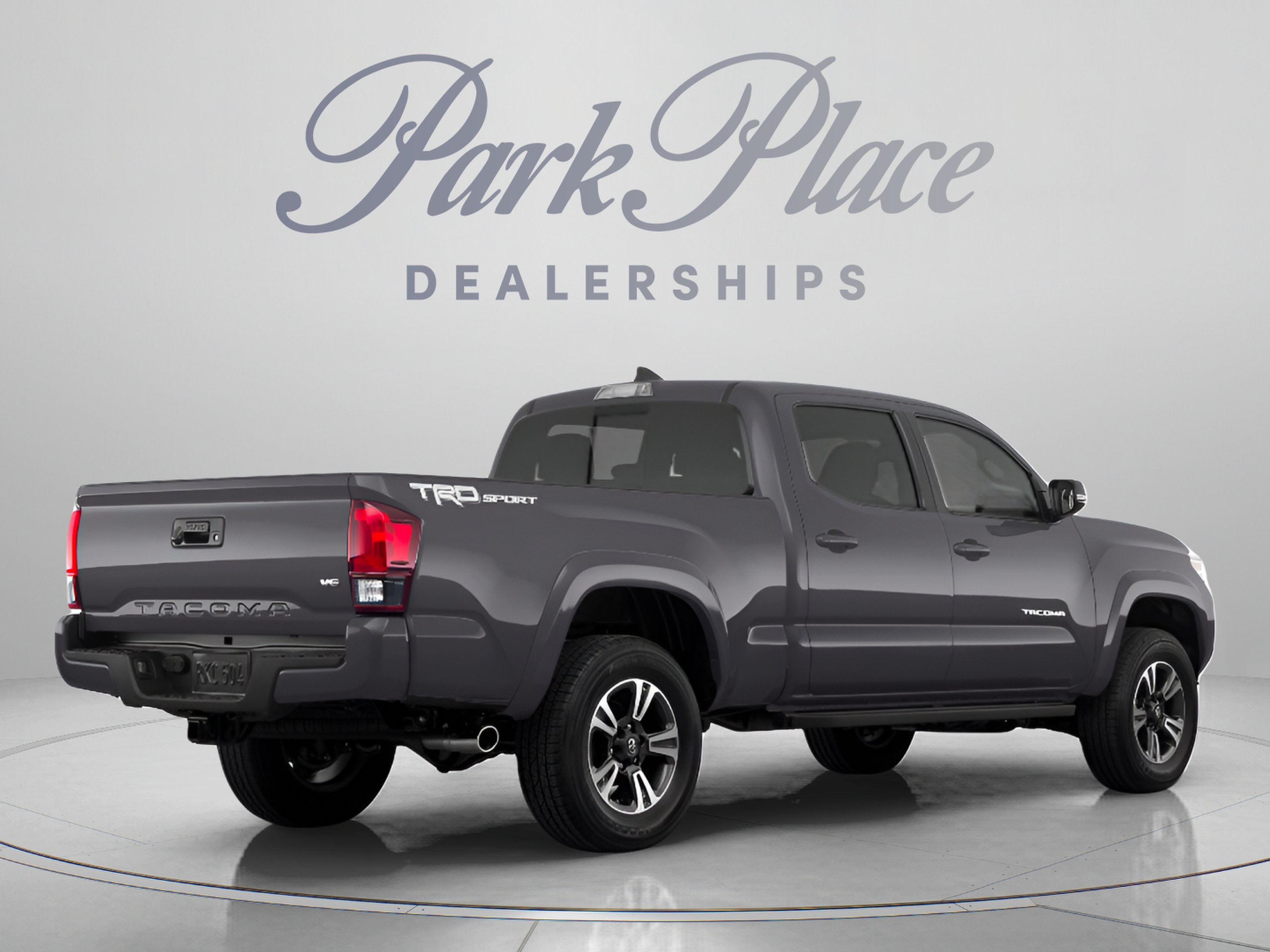 Used 2018 Toyota Tacoma TRD Sport AWD/4WD image 3