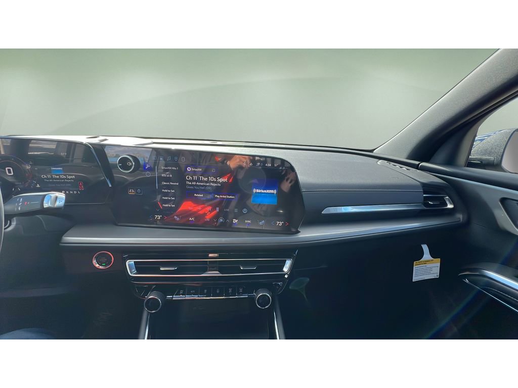 New 2026 Chevrolet Traverse LT w/ Driver Confidence Package AWD/4WD image 17