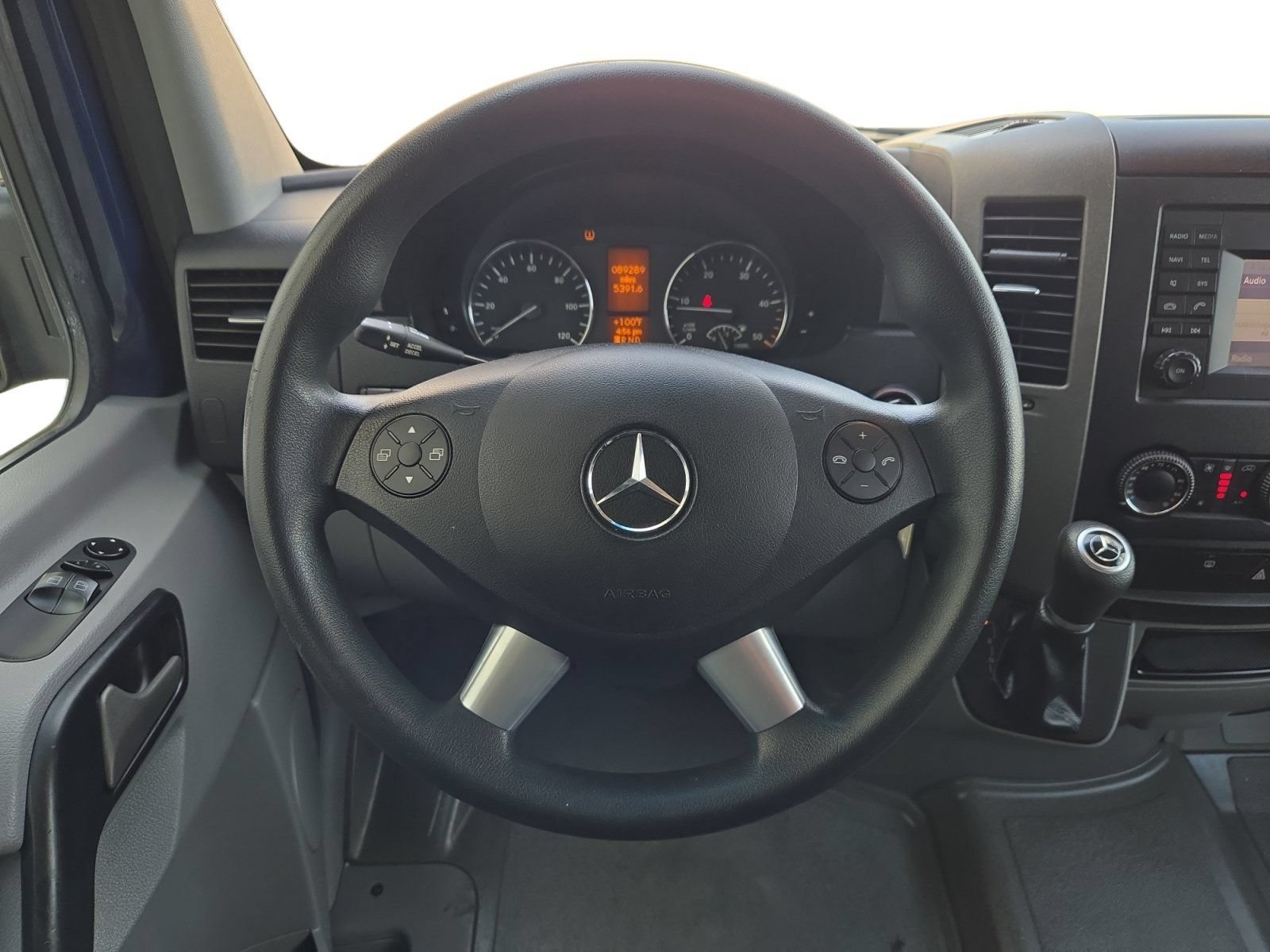 Used 2016 Mercedes-Benz Sprinter 2500 image 21