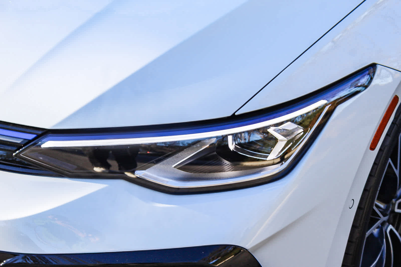 Used 2025 Volkswagen Golf w/ Euro Style Package image 8