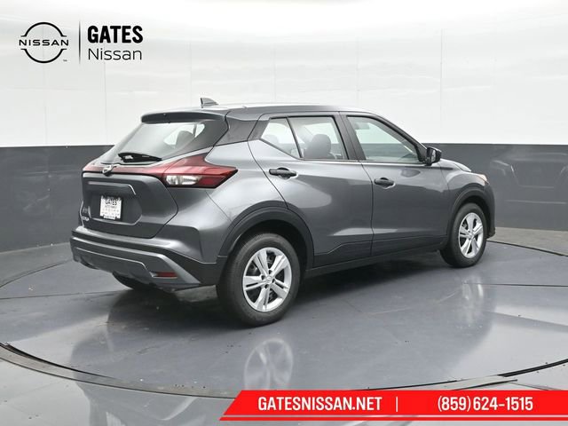 Used 2025 Nissan Kicks Play S image 2