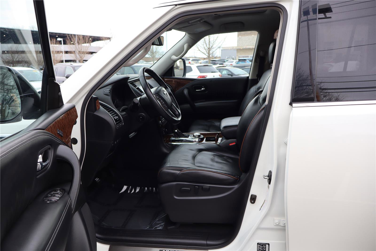 Used 2018 Nissan Armada Platinum w/ Interior Lighting Package image 15