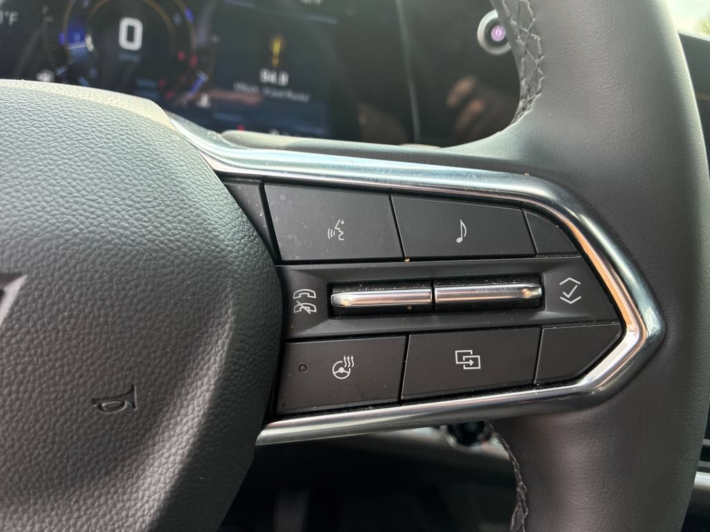 Used 2026 Chevrolet Equinox LT AWD/4WD image 16