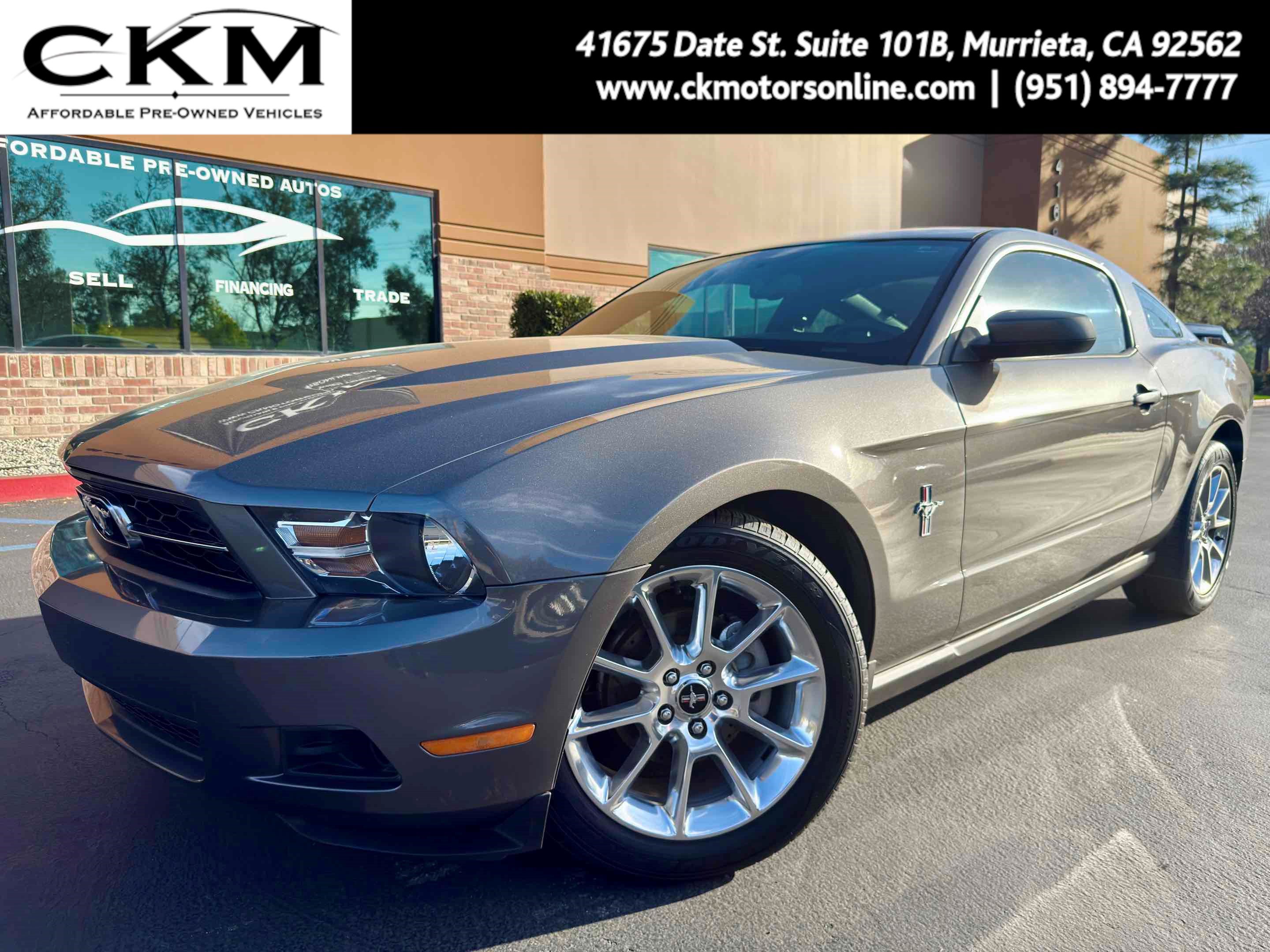 Used 2010 Ford Mustang Premium RWD image 1