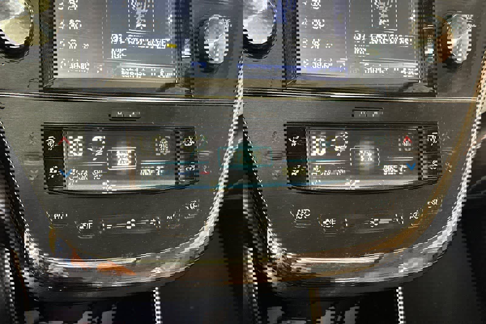 Used 2016 Toyota Avalon Limited w/ Toyota Safety Sense Package image 19