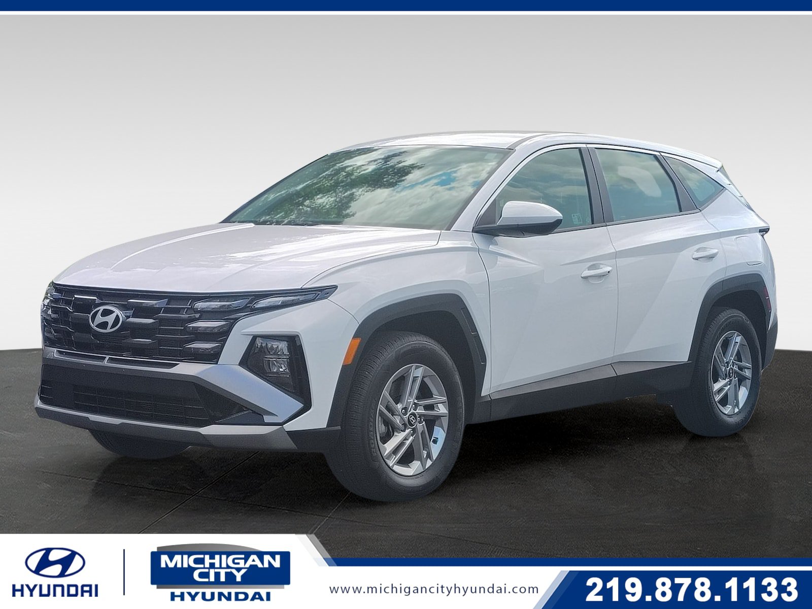 Certified 2025 Hyundai Tucson SE AWD/4WD image 1