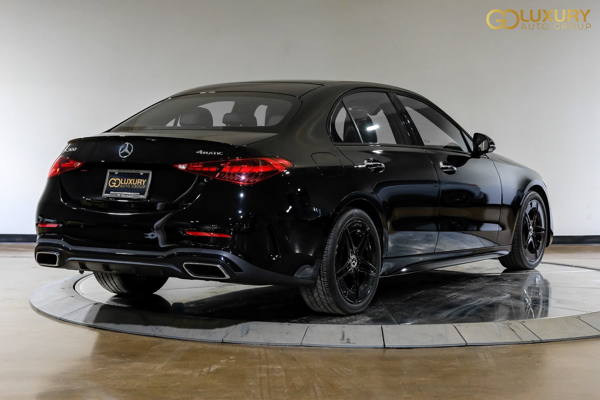 Used 2025 Mercedes-Benz C 300 4MATIC Sedan w/ AMG Line w/ Night Package image 9