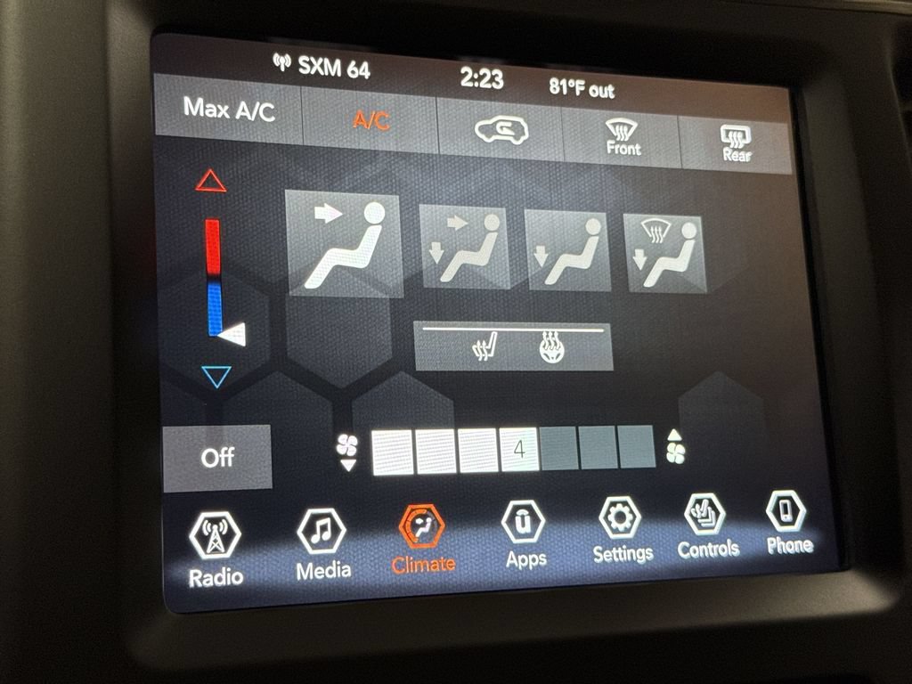 Used 2022 Jeep Cherokee Latitude AWD/4WD image 16