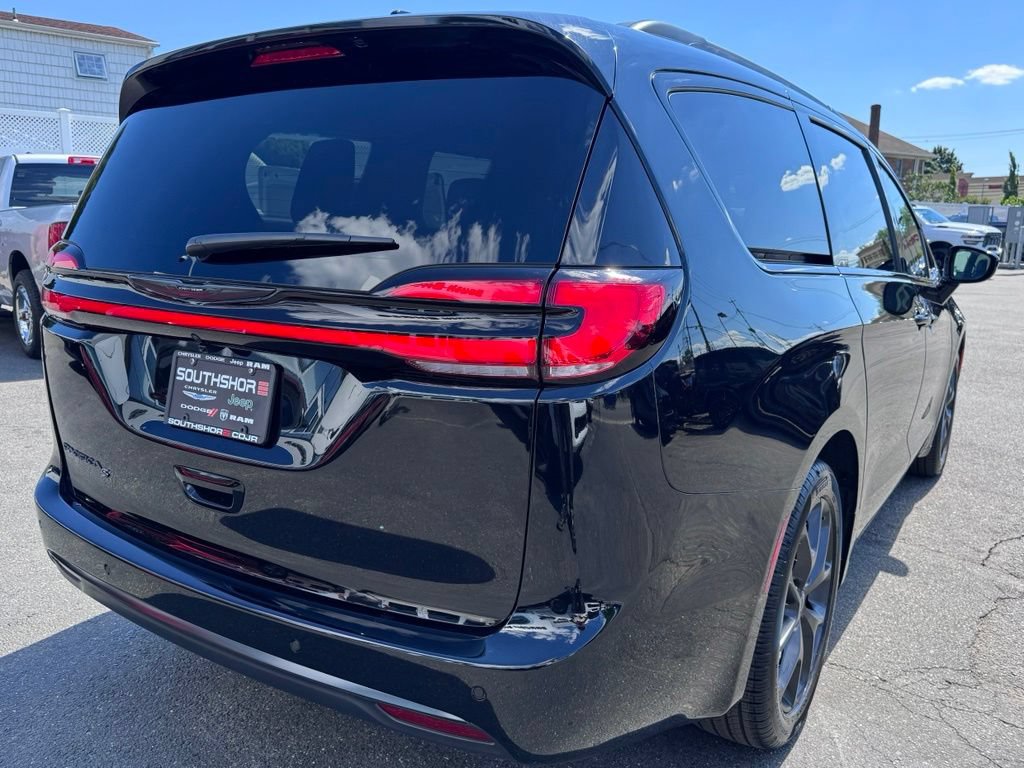 Used 2026 Chrysler Pacifica Select w/ S Appearance Package FWD image 7