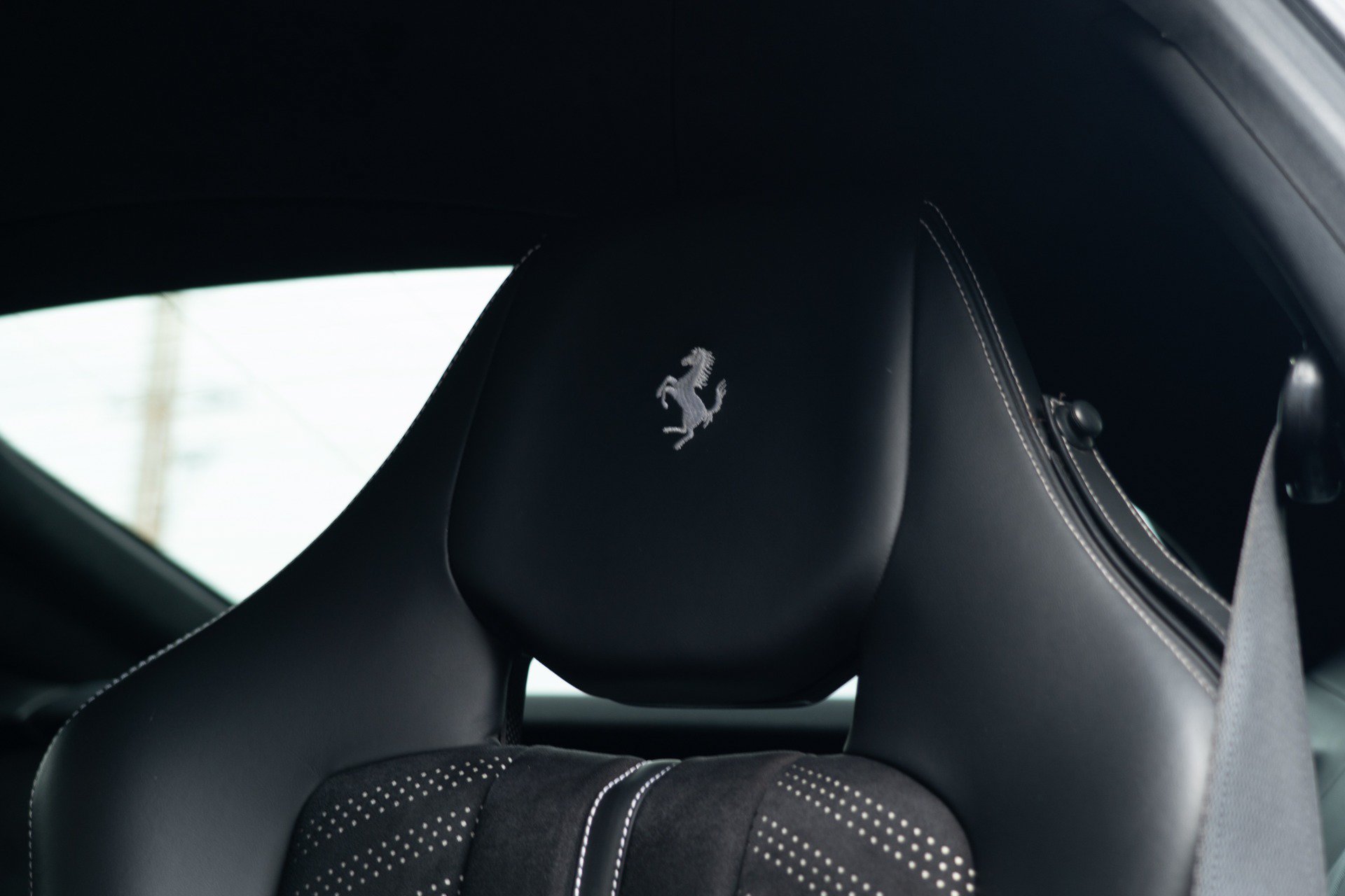 Used 2014 Ferrari F12 Berlinetta RWD image 40
