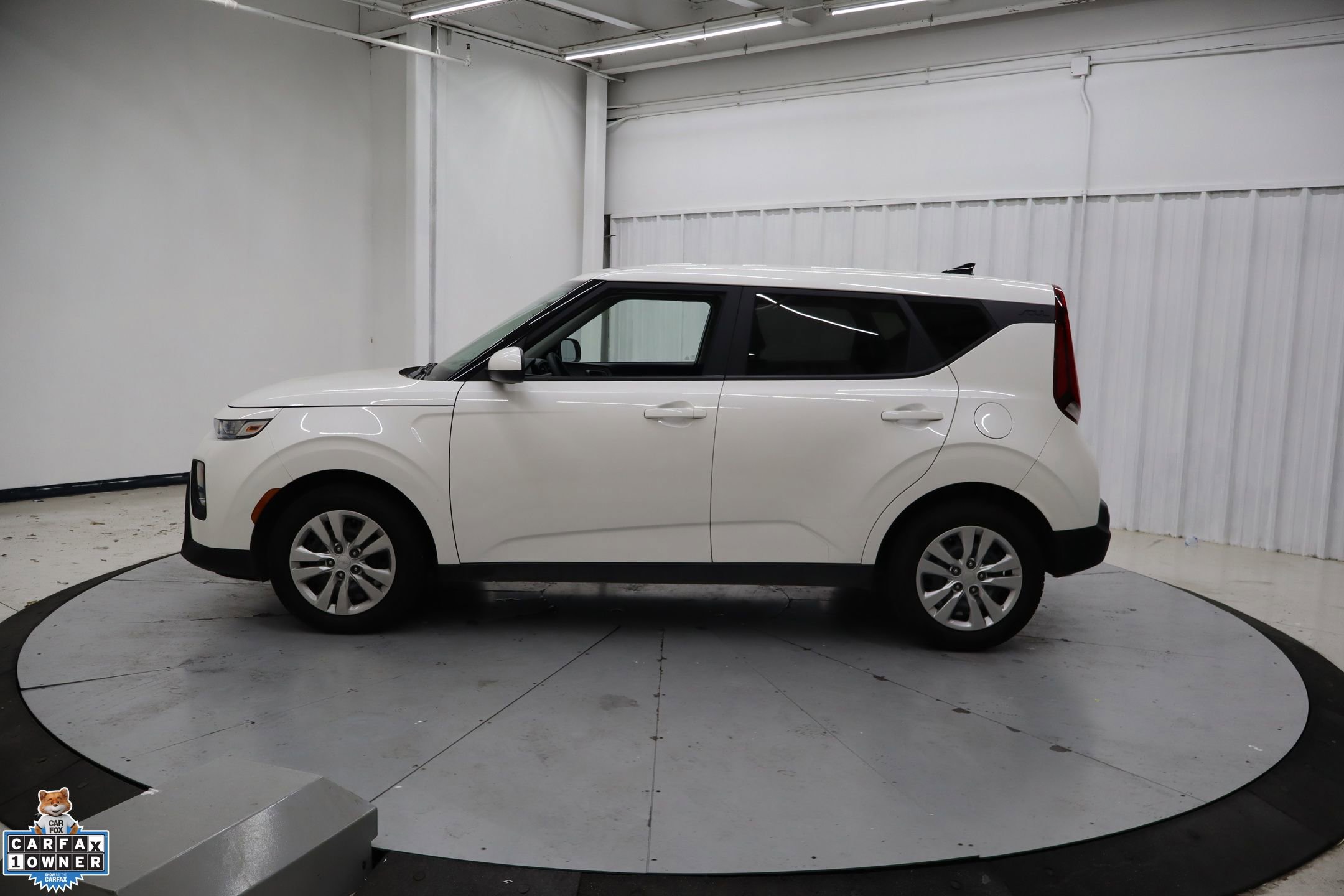 Used 2022 Kia Soul LX image 9