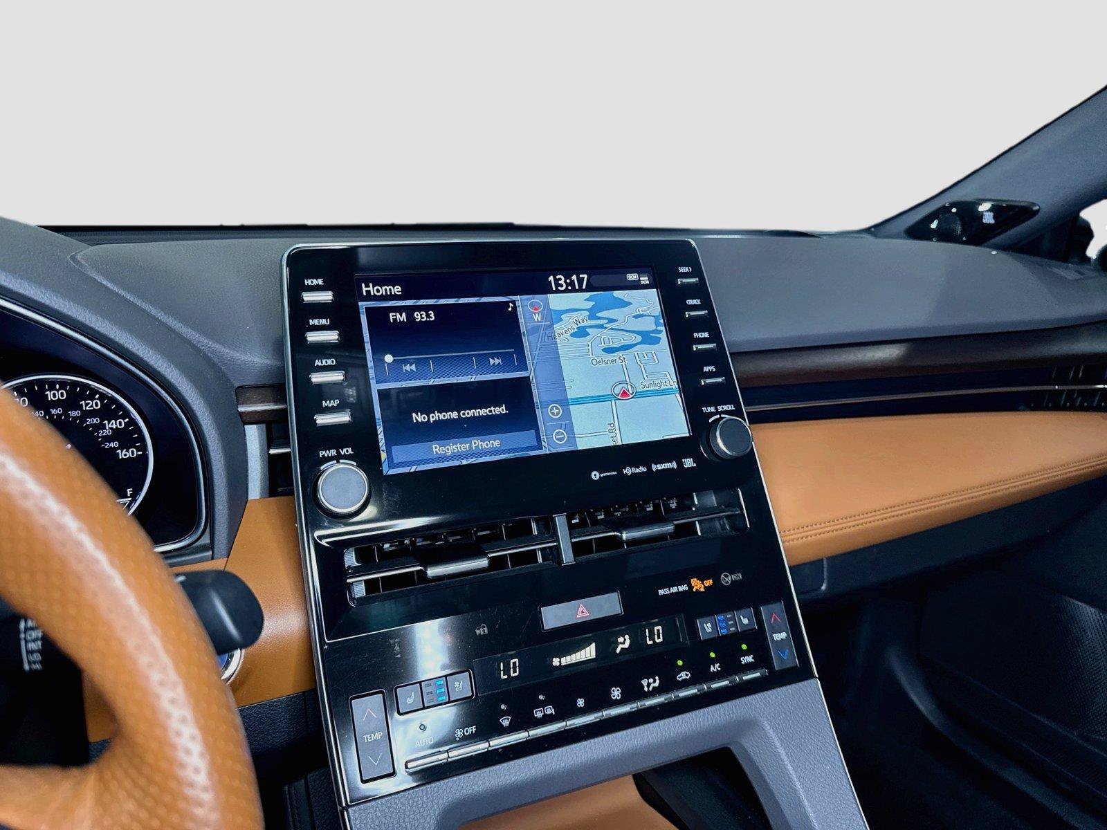 Used 2019 Toyota Avalon Limited w/ Advanced Safety Package FWD image 16