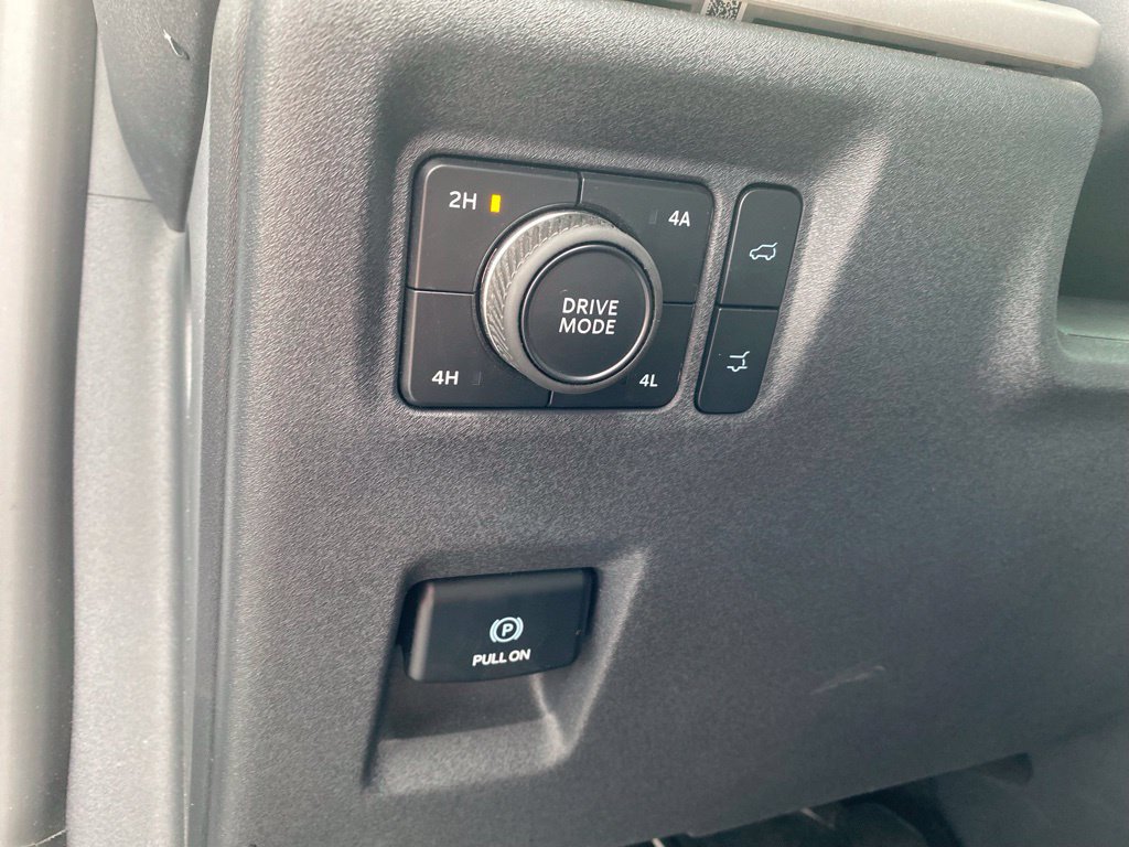 Certified 2025 Ford Expedition Active AWD/4WD image 17