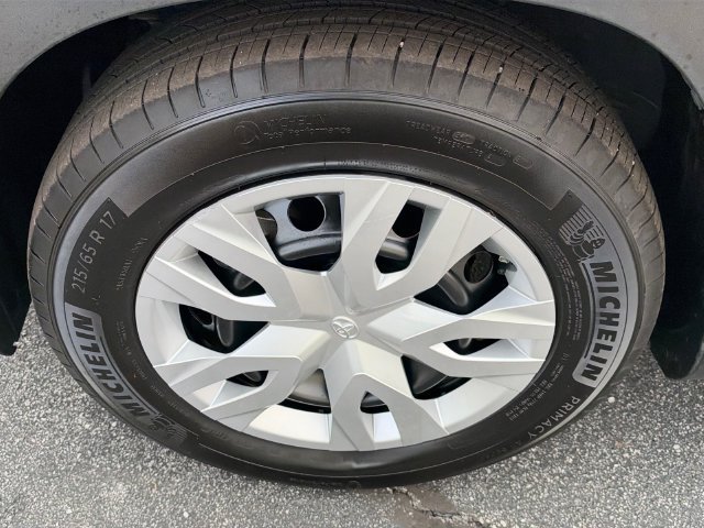 Used 2024 Toyota Corolla Cross L FWD image 10