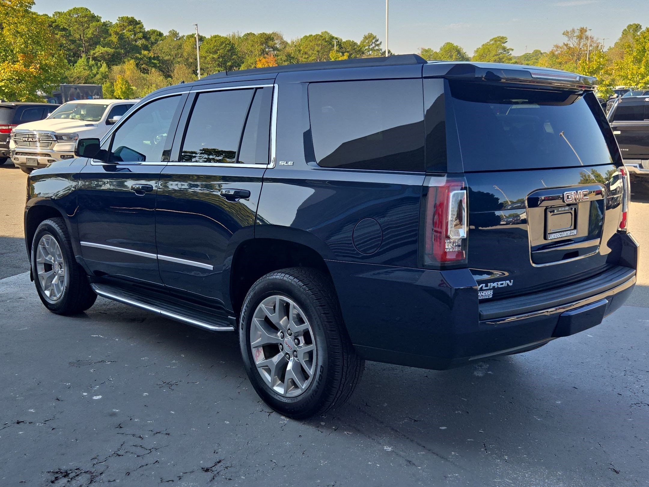 Used 2019 GMC Yukon SLE w/ SLE Value Package AWD/4WD image 5