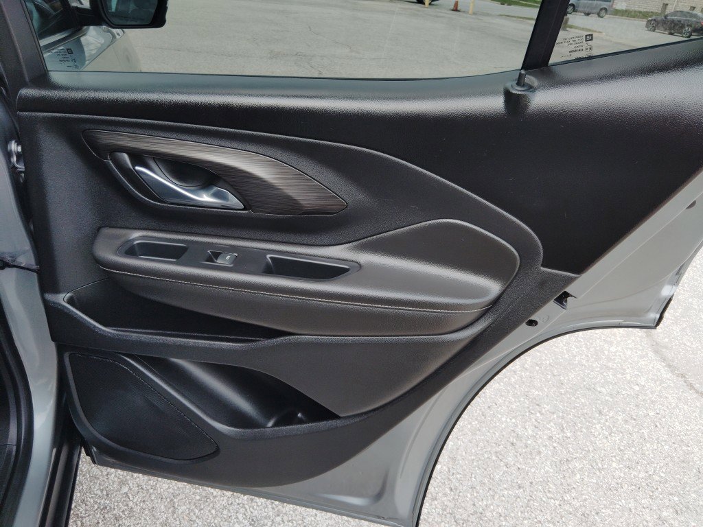 Used 2023 GMC Terrain SLT w/ Tech Package image 28