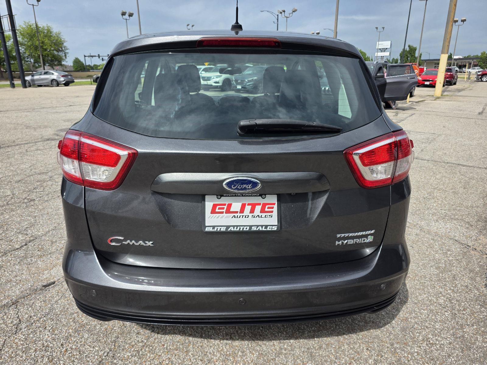 Used 2018 Ford C-MAX Titanium FWD image 6