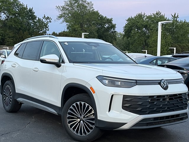 New 2026 Volkswagen Tiguan S AWD/4WD image 2