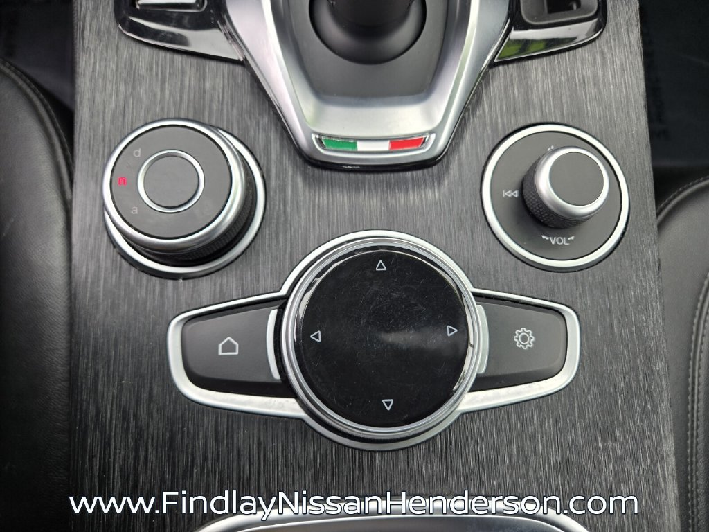 Used 2020 Alfa Romeo Stelvio RWD image 29