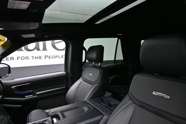 Used 2025 Ford Expedition Platinum w/ Stealth Appearance Package AWD/4WD image 18