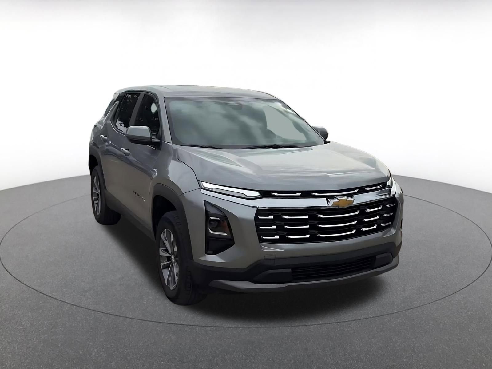 Used 2025 Chevrolet Equinox LT image 3