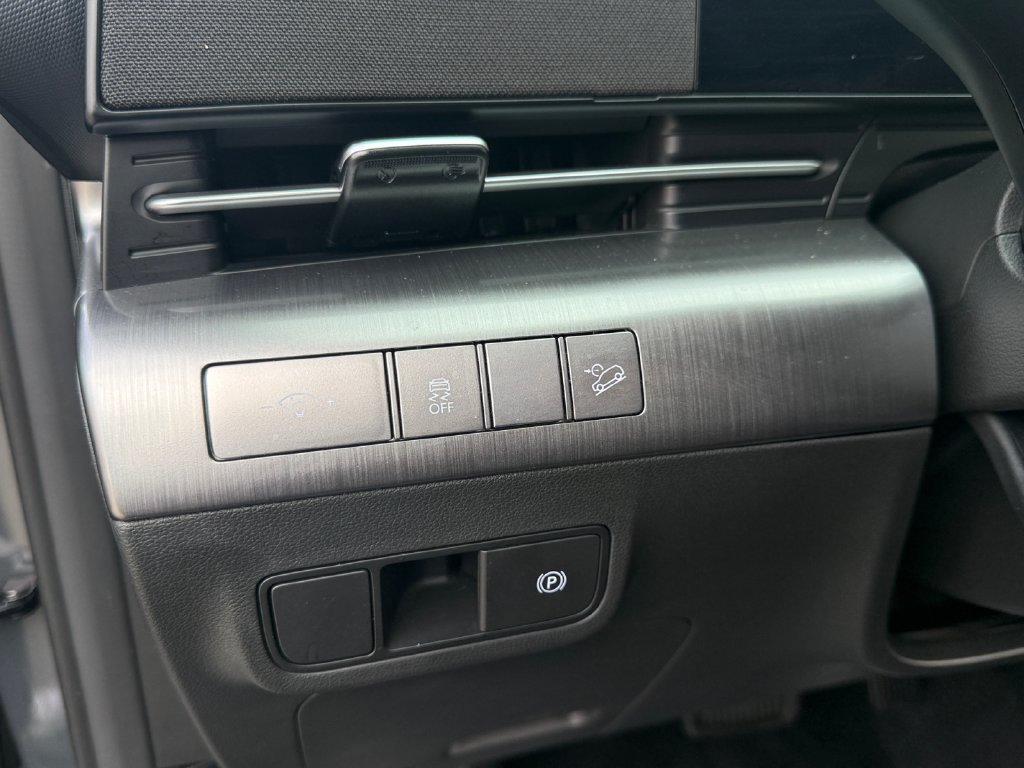 Used 2025 Hyundai Kona SEL FWD image 13
