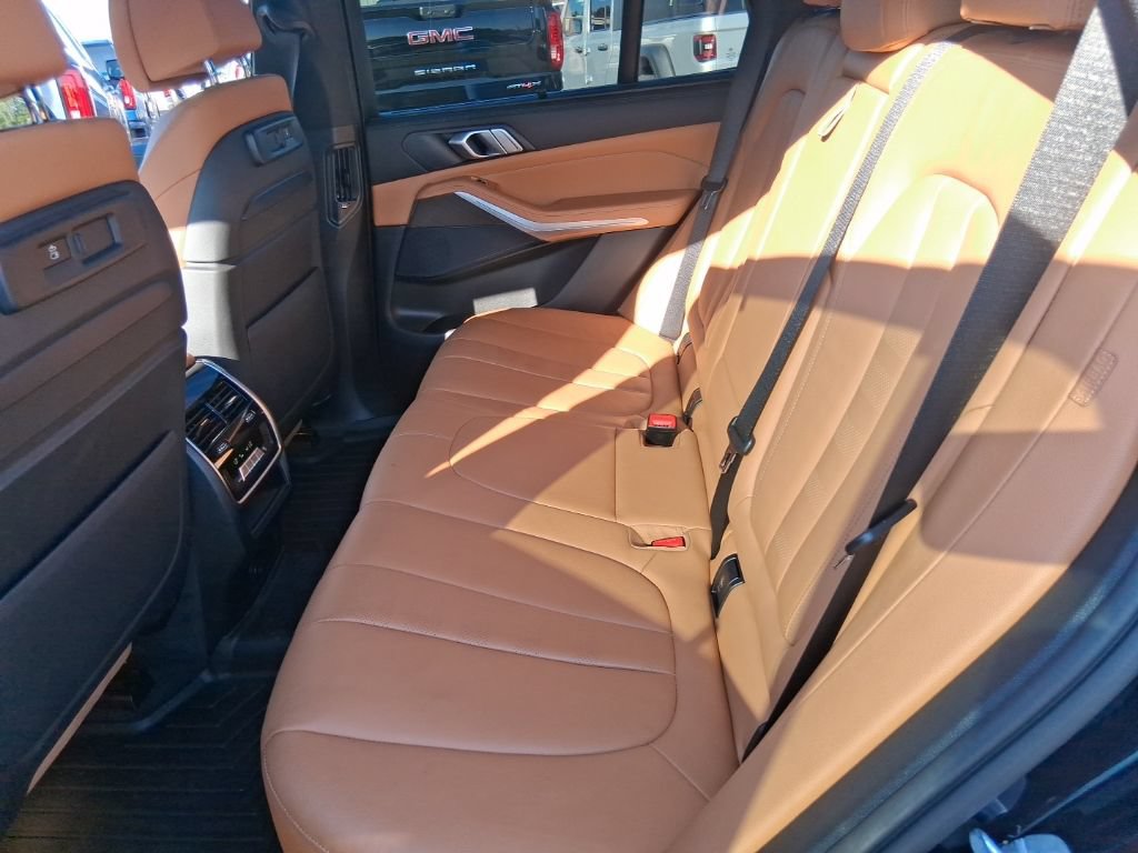 Used 2022 BMW X5 xDrive45e w/ M Sport Package AWD/4WD image 17