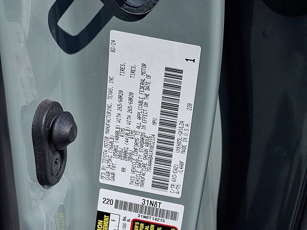Used 2024 Toyota Sequoia Limited w/ Tow Technology Package AWD/4WD image 31
