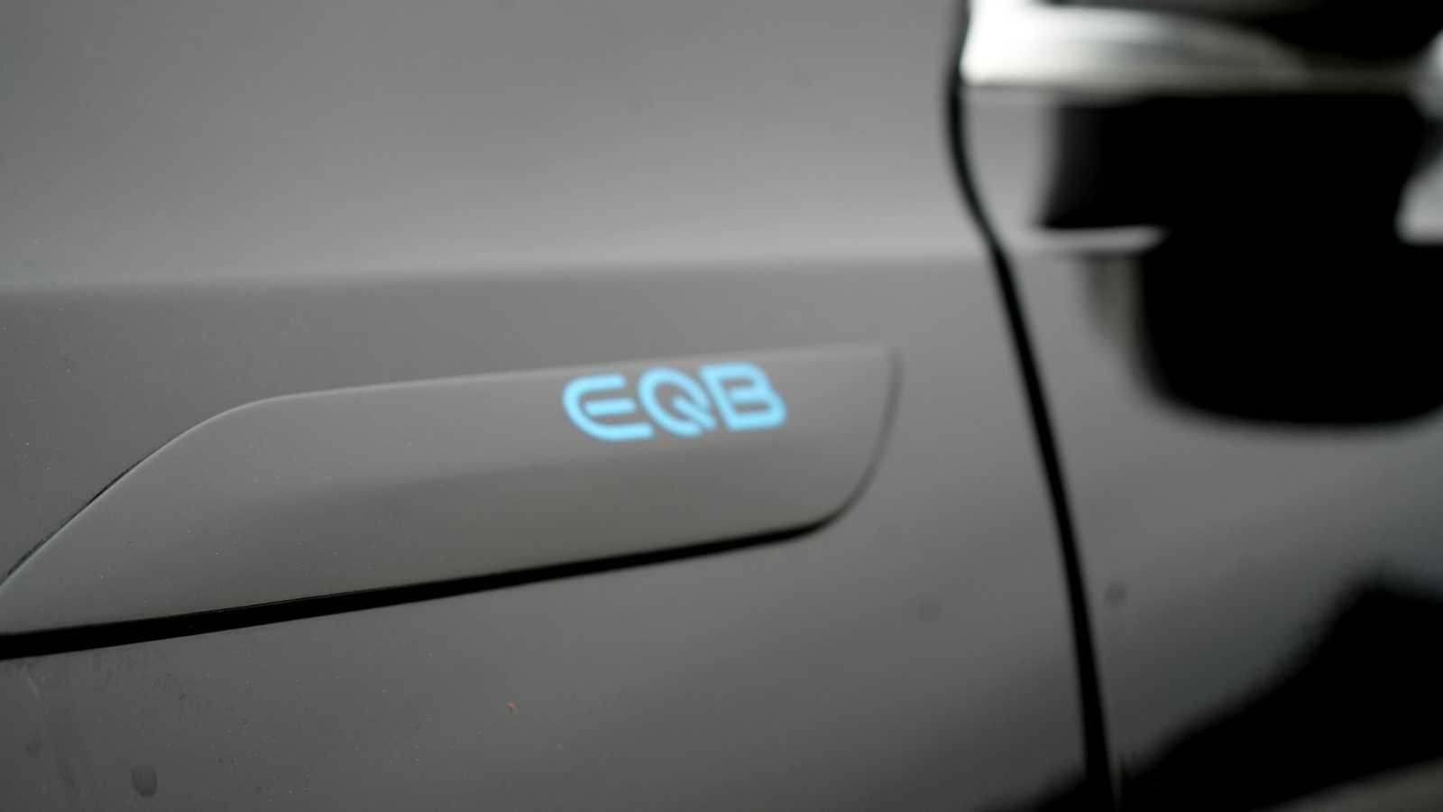 Certified 2022 Mercedes-Benz EQB 300 4MATIC w/ Exclusive Package image 67