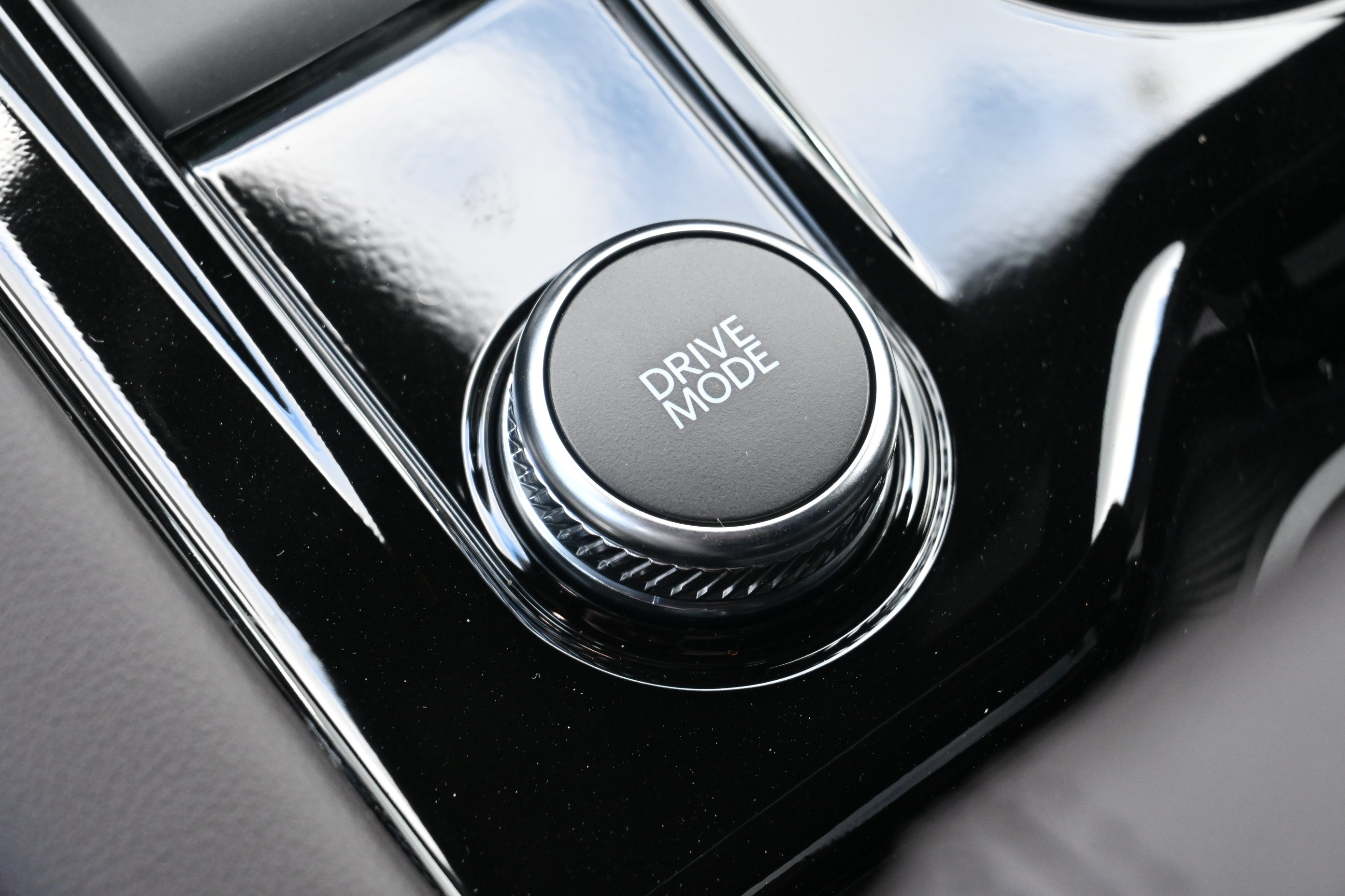 New 2026 Ford Explorer Platinum image 29