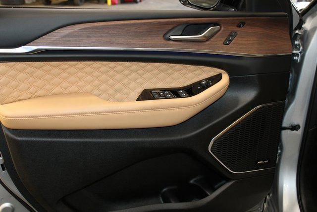 Used 2024 Jeep Grand Cherokee Summit image 32