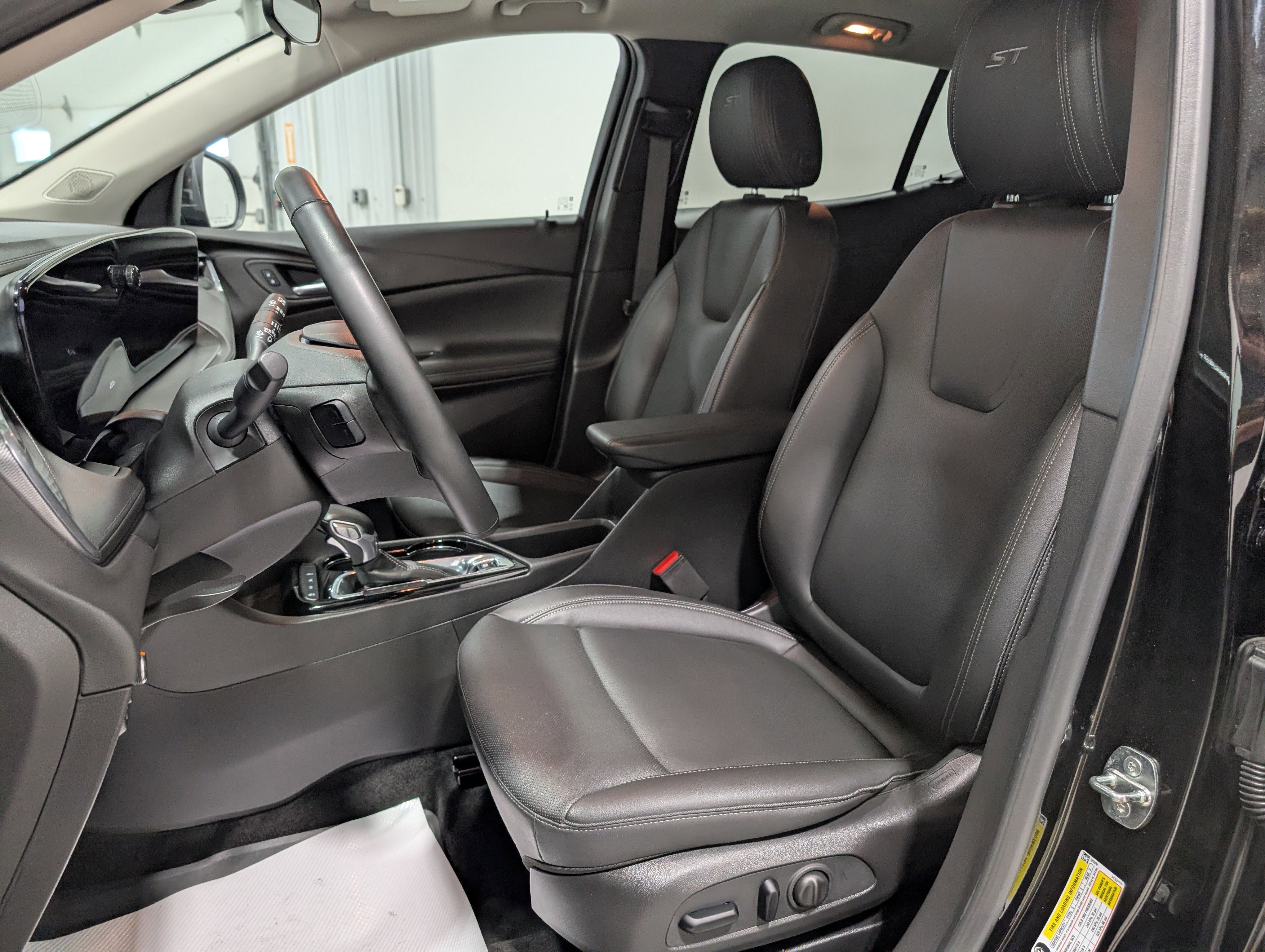 Used 2024 Buick Encore GX Sport Touring w/ Experience Buick Package image 13