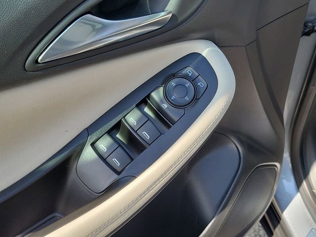 Used 2023 Buick Encore GX Preferred w/ Cold Weather Comfort Package FWD image 17