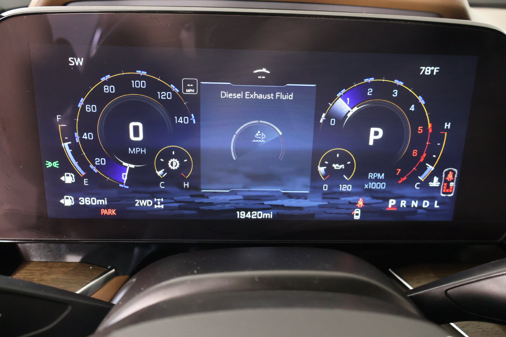 Used 2026 Chevrolet Suburban High Country AWD/4WD image 4