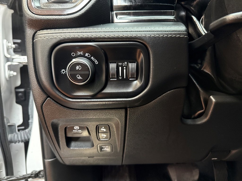 Used 2025 RAM 1500 Limited w/ Off Road Group image 28