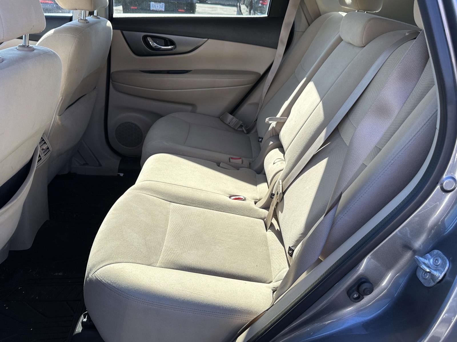 Used 2016 Nissan Rogue SV image 15