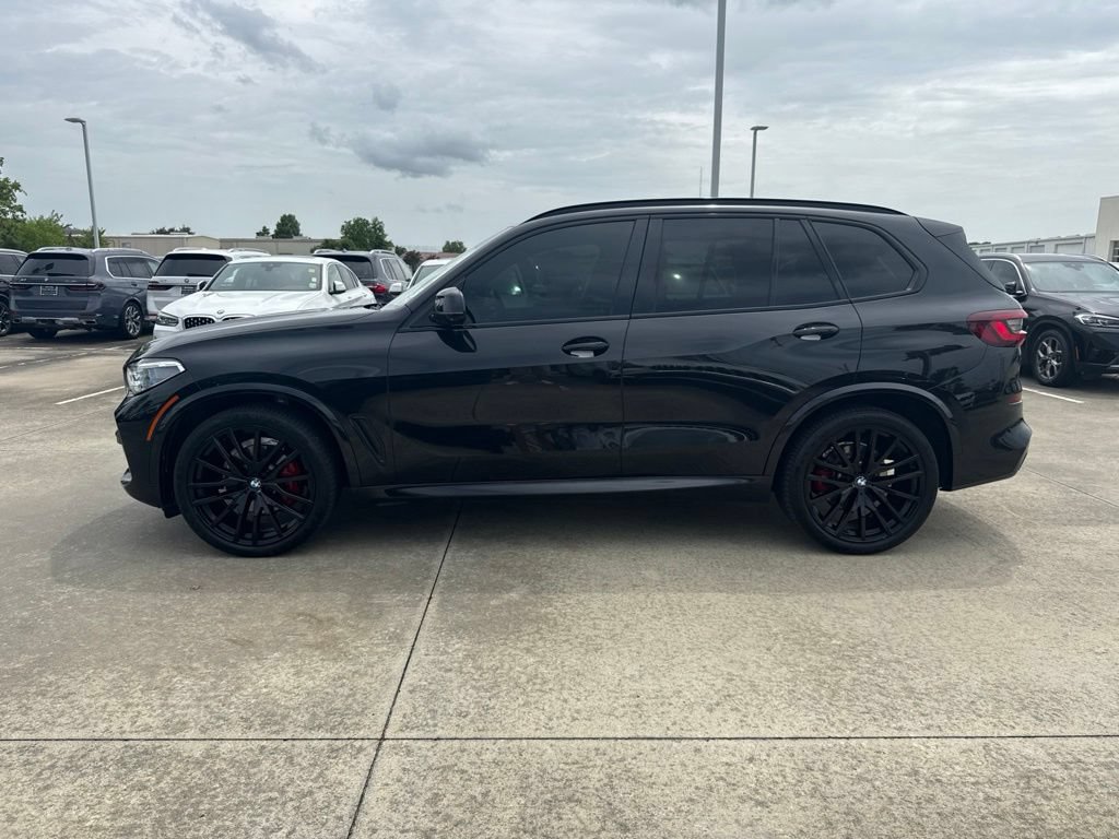 Used 2022 BMW X5 sDrive40i w/ M Sport Package RWD image 2