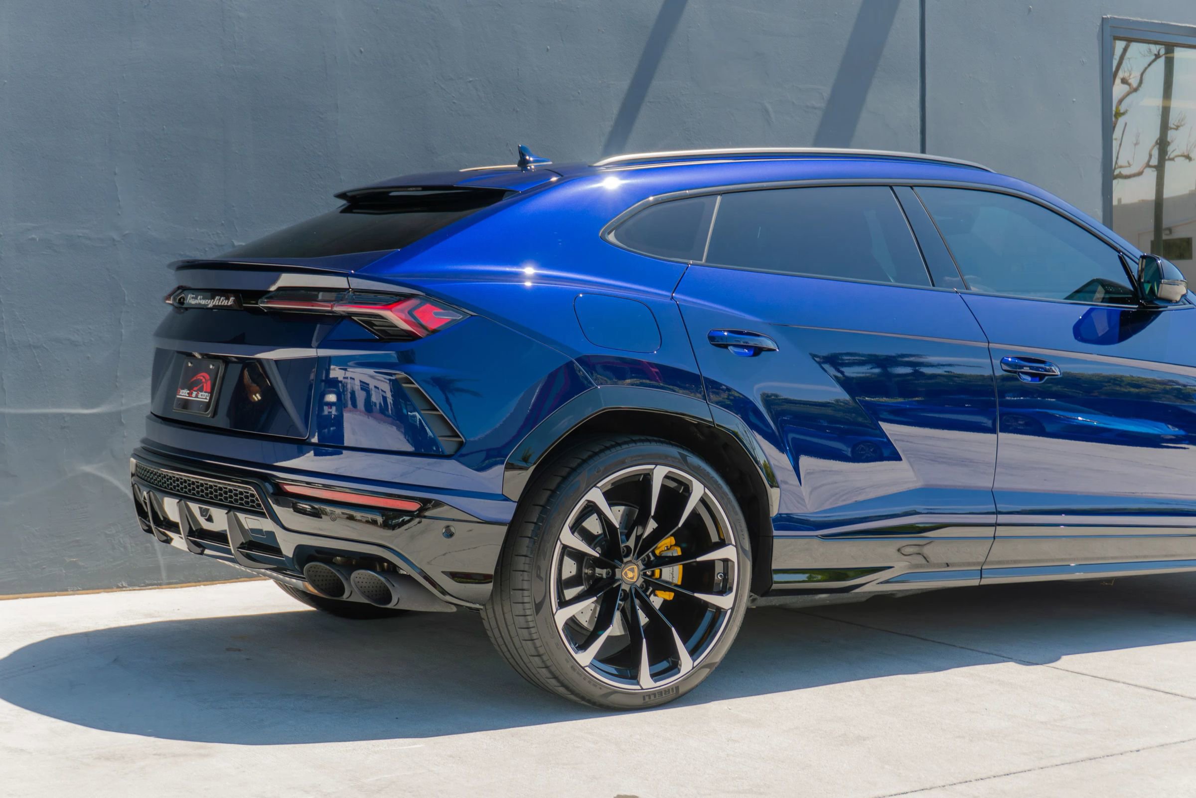 Used 2021 Lamborghini Urus AWD/4WD image 34