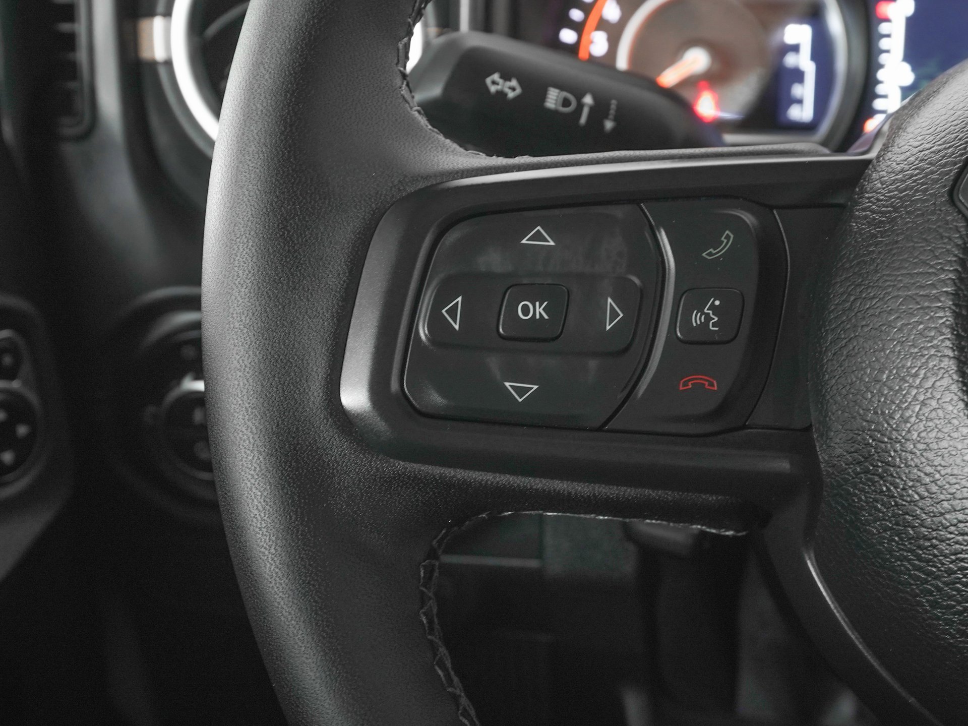 Used 2025 Jeep Gladiator Sport image 19