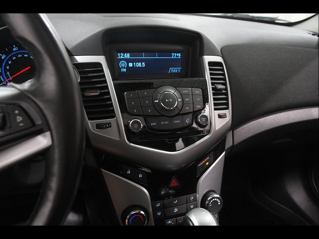 Certified 2013 Chevrolet Cruze LT w/ All-Star Edition FWD image 9