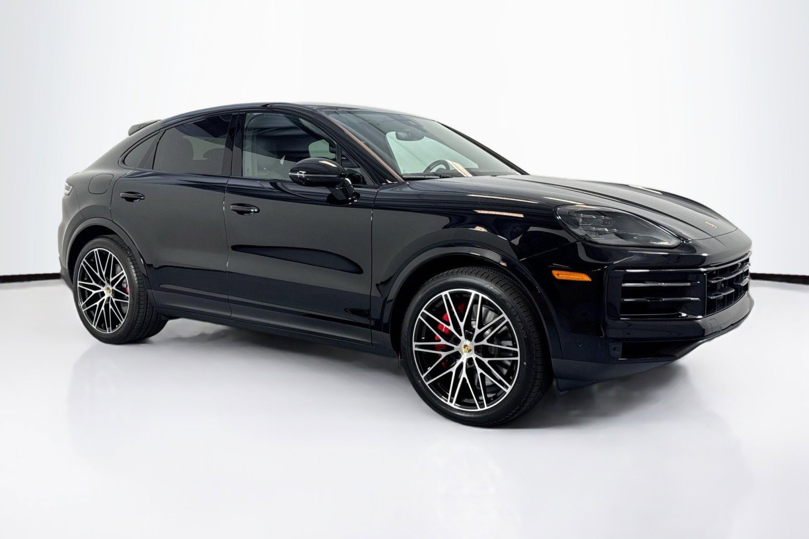 Used 2024 Porsche Cayenne S image 3