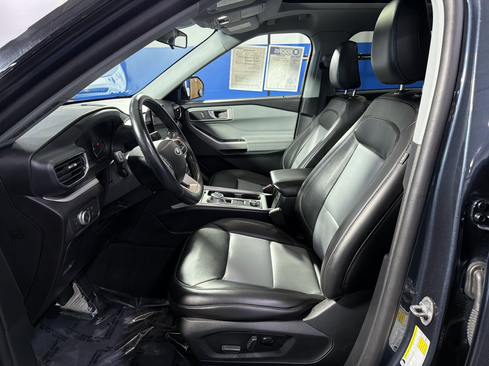 Used 2022 Ford Explorer XLT w/ Equipment Group 202A AWD/4WD image 26