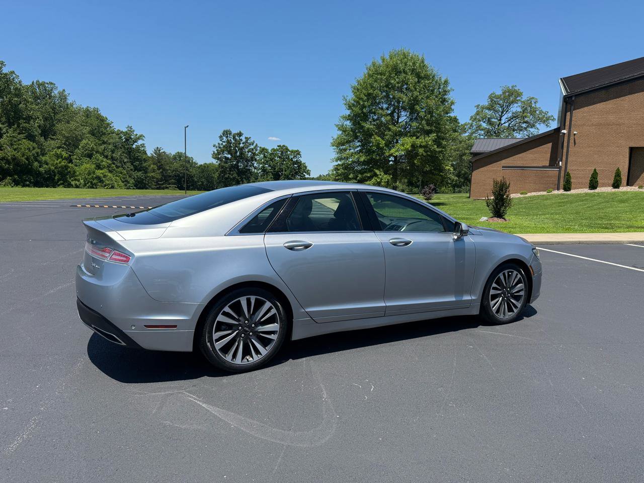 Used 2020 Lincoln MKZ Reserve w/ Elements Package AWD/4WD image 3