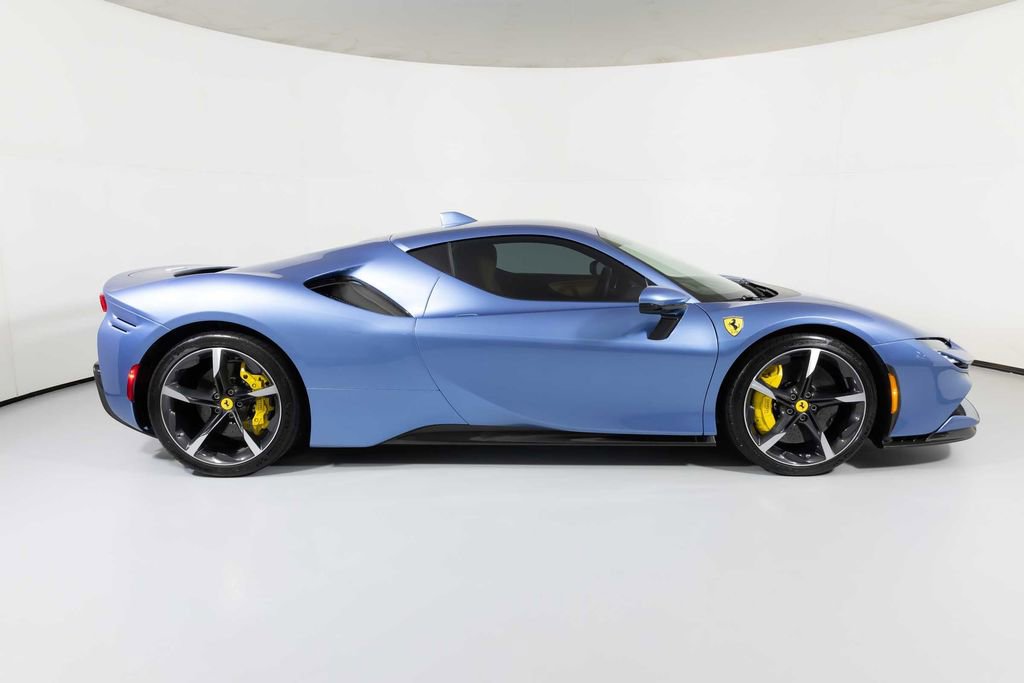 Used 2022 Ferrari SF90 Stradale image 18